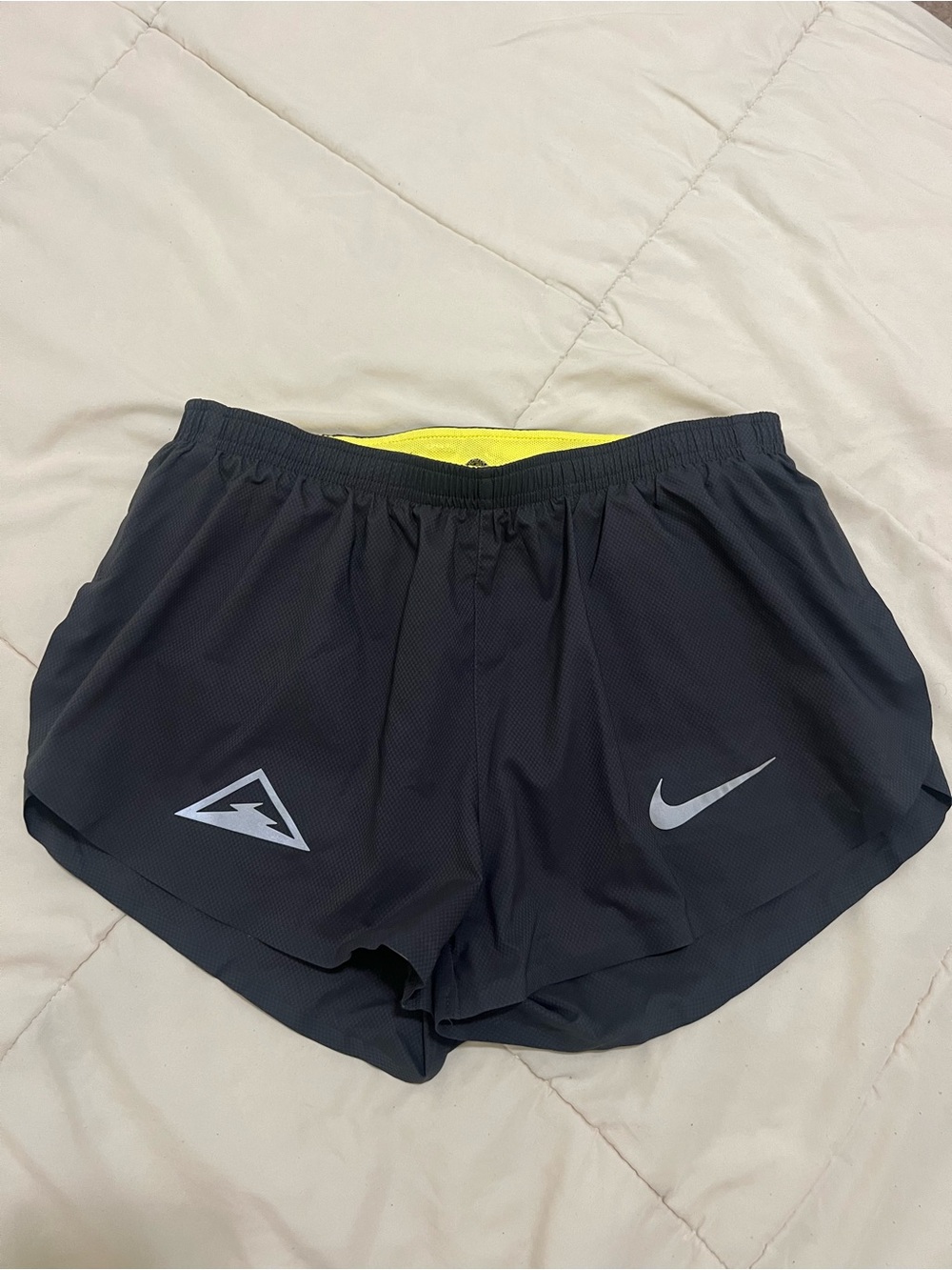 Nike Running Trail Shorts 2” Men’s Small NWT
